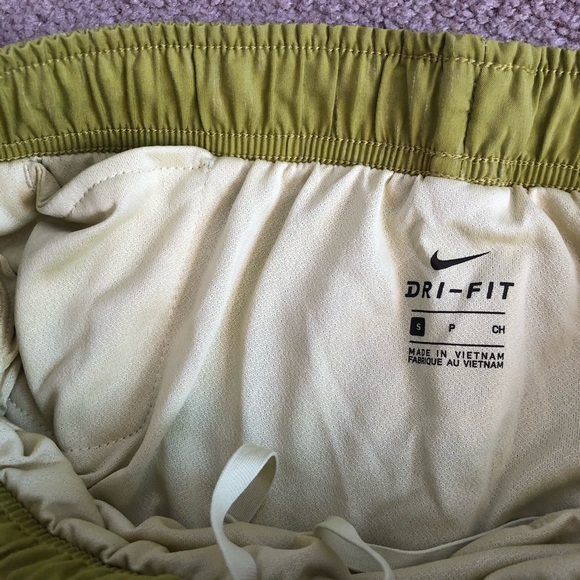 Women’s Nike Tempo Shorts - S - NEW WITH TAGS - Picture 5 of 6